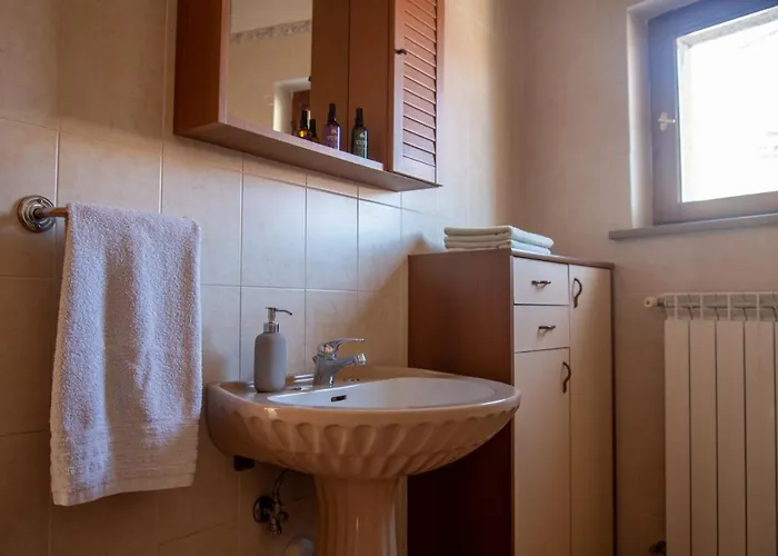 Apartment Apartma Na Skdnu Dutovlje